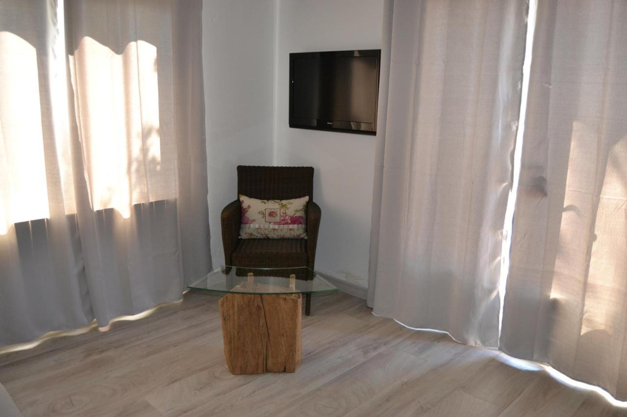 B & B "Les Charmettes" Vedène Exteriör bild