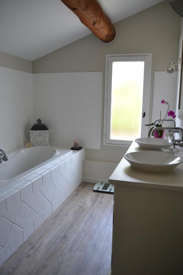 B & B "Les Charmettes" Vedène Exteriör bild