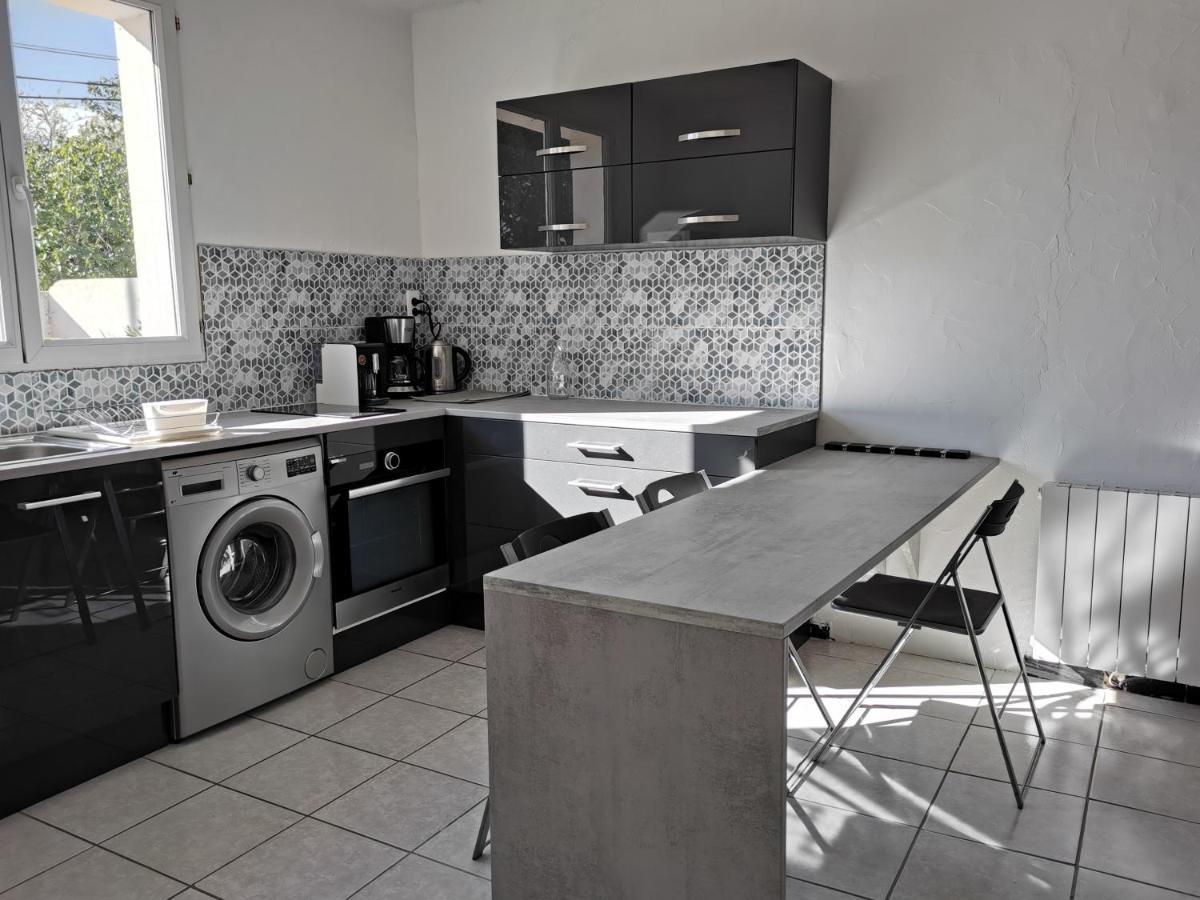 B & B "Les Charmettes" Vedène Exteriör bild